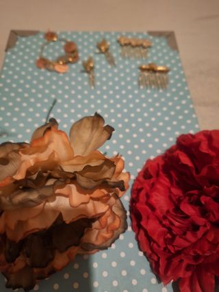Traje de gitana beige y turquesa 
