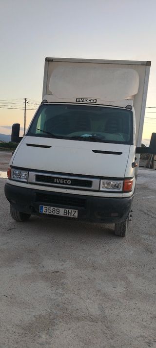Camión Iveco muy buen estado