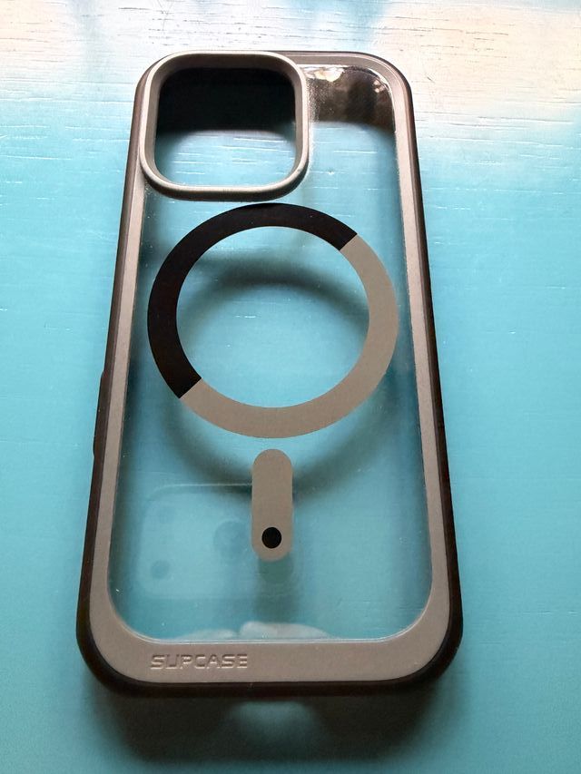 Funda Supcase Unicorn Beetle Magsafe iPhone 16 Pro