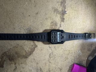 Reloj Casio F-100 Negro
