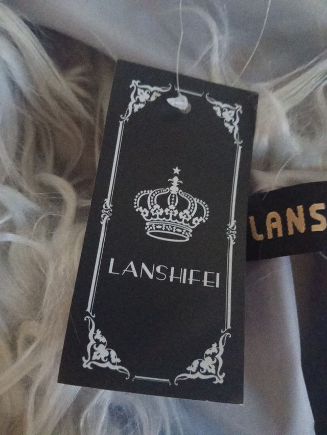 Dos abrigos de pelo nuevos