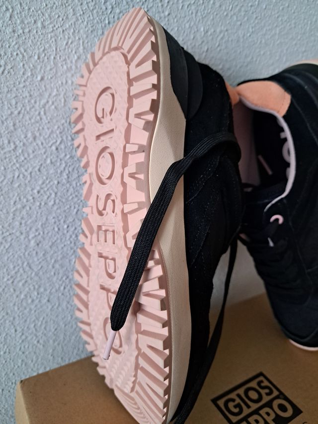 Gioseppo Zapatillas Negras y Rosas Nuevas