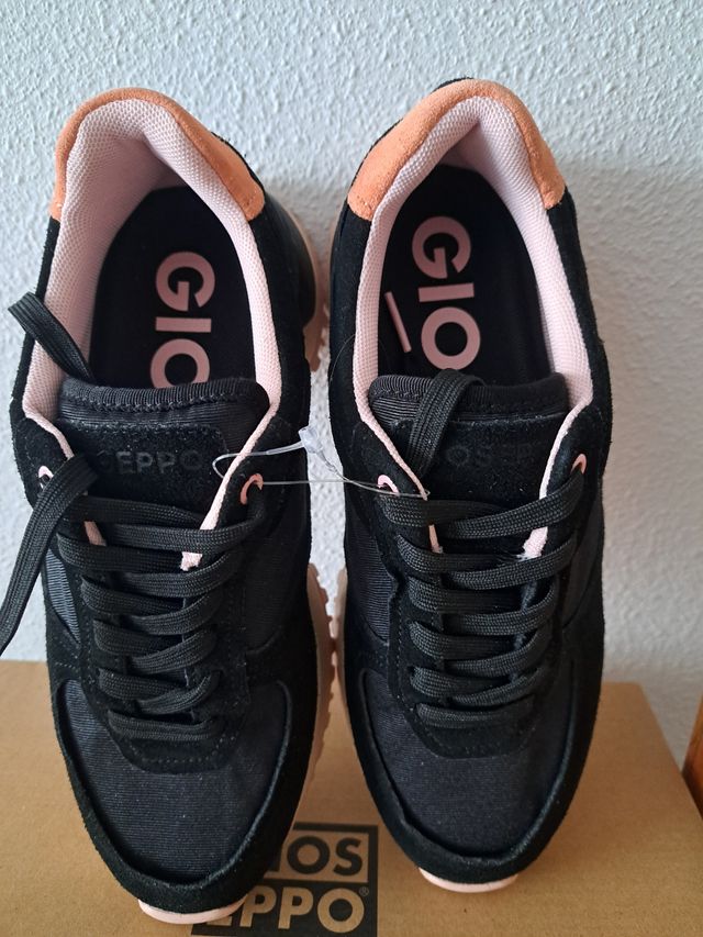 Gioseppo Zapatillas Negras y Rosas Nuevas