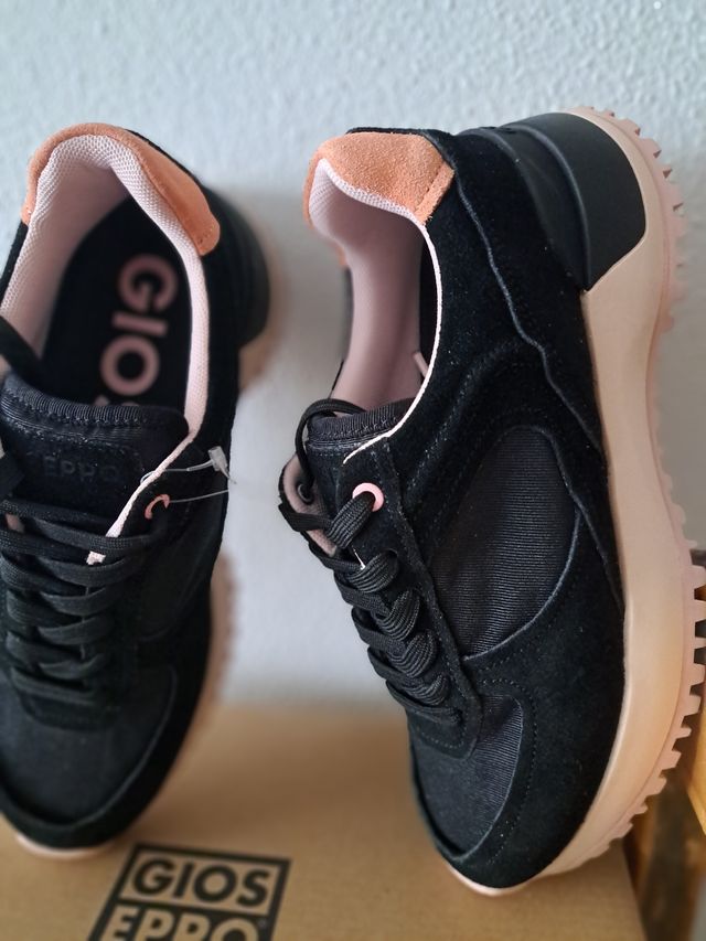 Gioseppo Zapatillas Negras y Rosas Nuevas