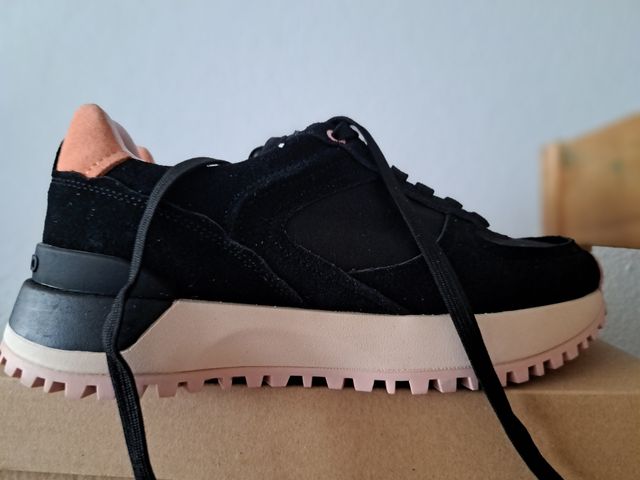 Gioseppo Zapatillas Negras y Rosas Nuevas