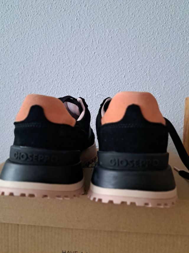 Gioseppo Zapatillas Negras y Rosas Nuevas