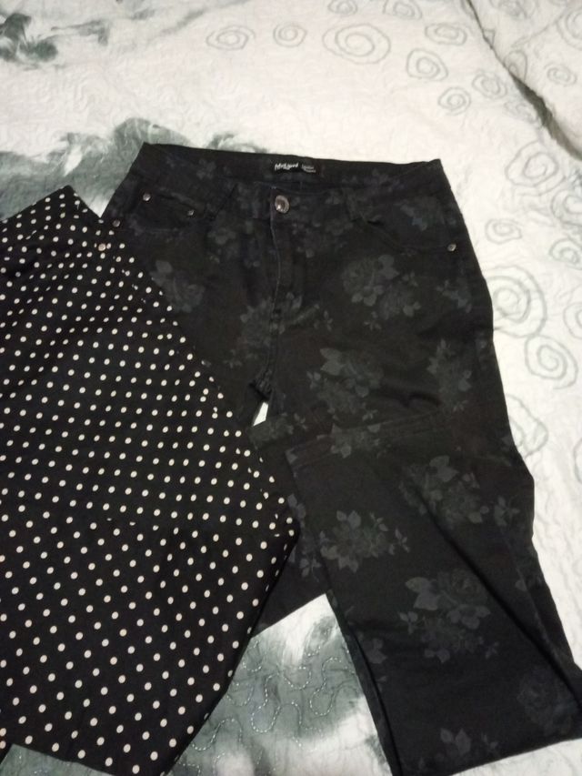 Pantaloni a pois e pantaloni a fantasia flireali