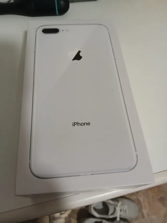 iPhone 8 Plus Argento