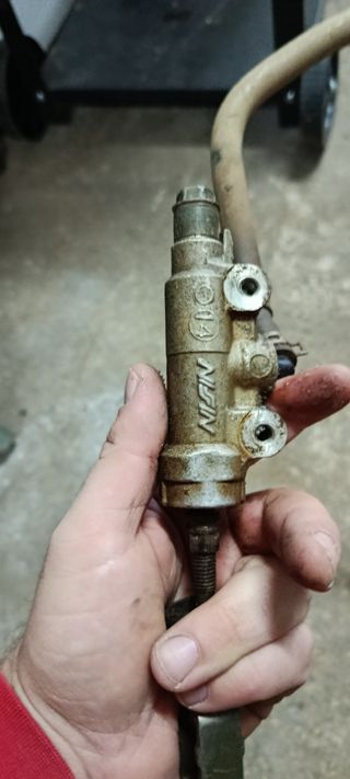 Bomba de freno Nissin LTZ