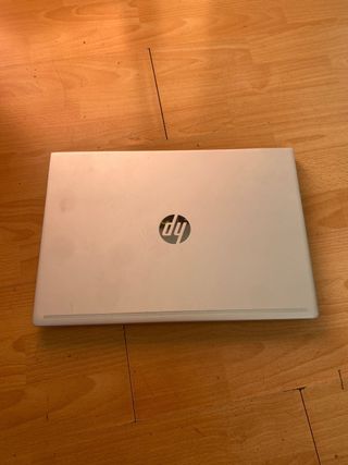 Ordenador HP 10th Gen Core i5 Plata y accesorios
