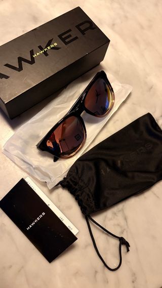 Gafas Hawkers Polarizadas Negras y Marrones