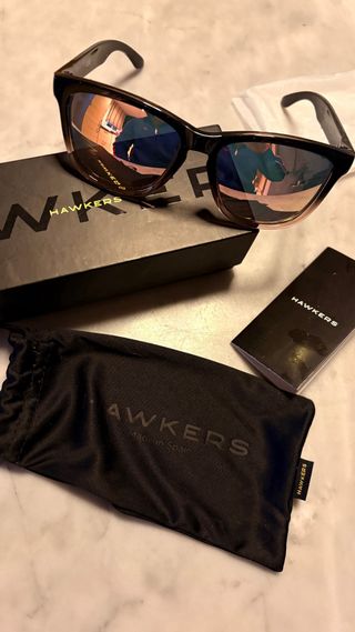 Gafas Hawkers Polarizadas Negras y Marrones