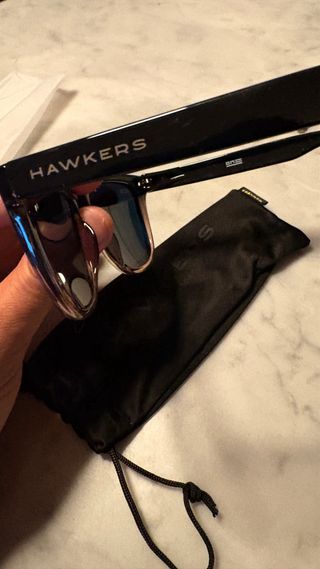 Gafas Hawkers Polarizadas Negras y Marrones