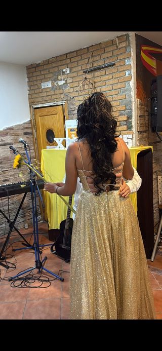 Vestido de fiesta elegante dorado