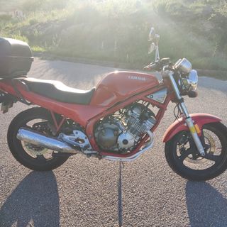 Yamaha XJ600 venta o cambio