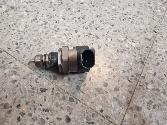 Regulador de presión de combustible