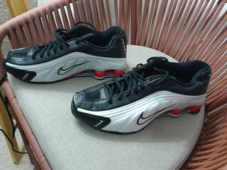 Zapatillas Nike Shox R4 Blancas y Negras