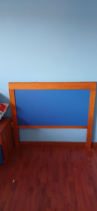 Cabecero de cama infantil madera y azul