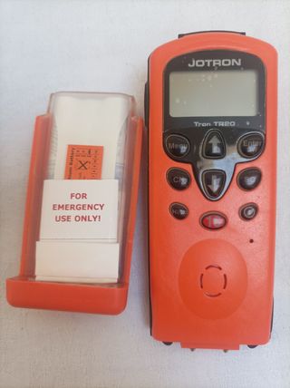 Radio Jotron TR20 de emergencia