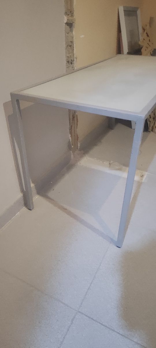 Mesa de centro cristal y metal gris