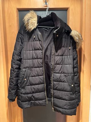 Chaquetón negro mujer con capucha