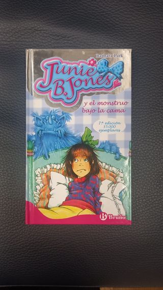 Junie B. Jones y el monstruo bajo la cama (Span...