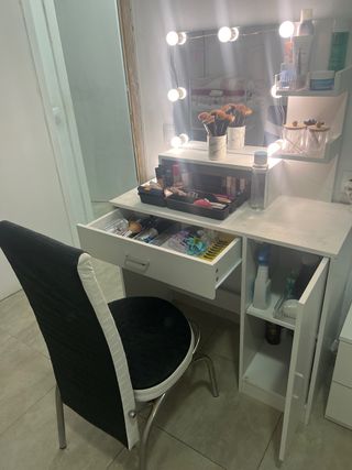 Tocador con silla incluida