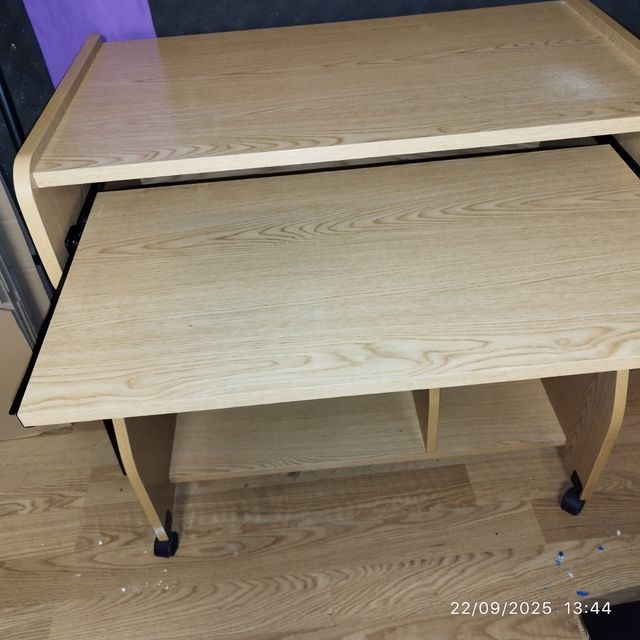 Escritorio madera y metal