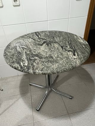 Mesa de cocina redonda mármol y metal
