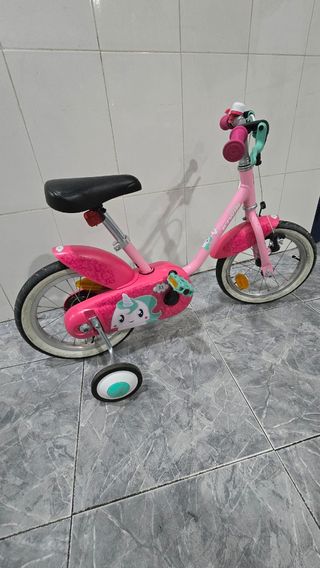 Bicicleta infantil rosa con unicornio