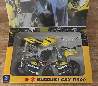 Maqueta Suzuki GSX-R600 1:12