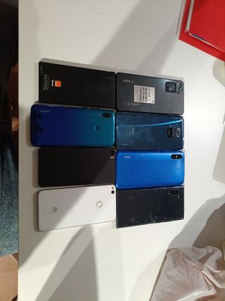 8 Telefoni per riparazione o parti di ricambio