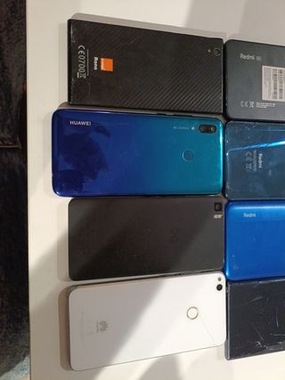 8 Telefoni per riparazione o parti di ricambio