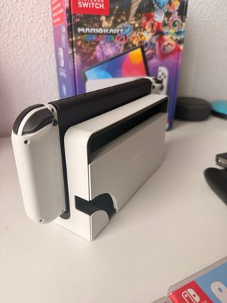 Nintendo Switch OLED Blanca + 5 Juegos