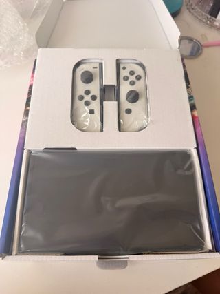 Nintendo Switch OLED Blanca + 5 Juegos