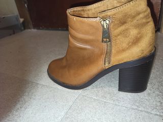 Botines marrones con cremallera
