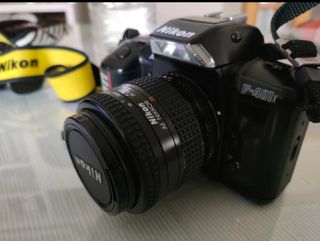 Cámara Canon EOS 1100D, Nikon analógica,colpix S6.