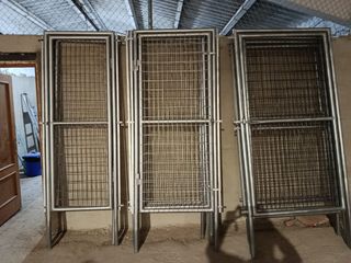 Puertas metálicas con reja