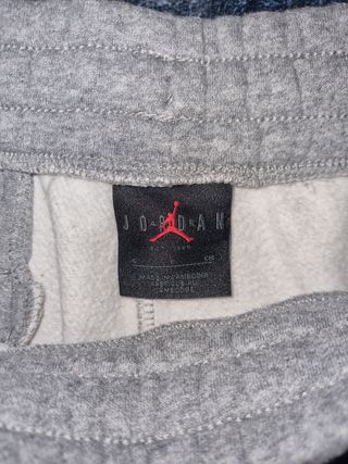 Pantalón chándal Jordan gris