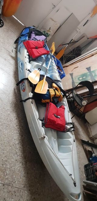 Kayak Ocean Wate con remos y chalecos