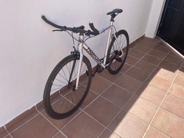 Bicicleta CARDI BIKE plateada