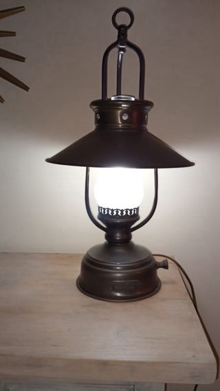 Lámpara de mesa náutica estilo queroseno