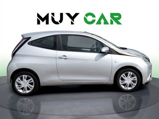 Toyota Aygo 1.0 70 x-play 51 kW (69 CV)