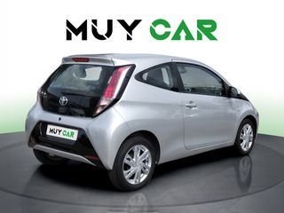 Toyota Aygo 1.0 70 x-play 51 kW (69 CV)