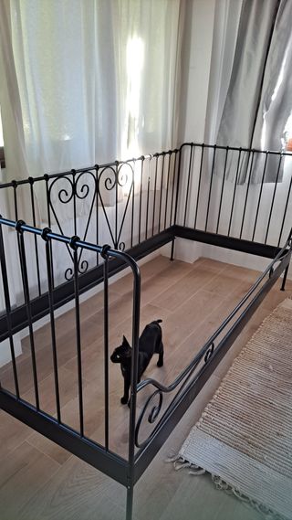 Diván de forja negro