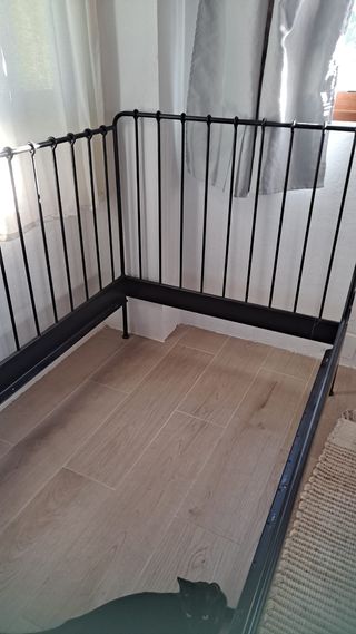 Diván de forja negro