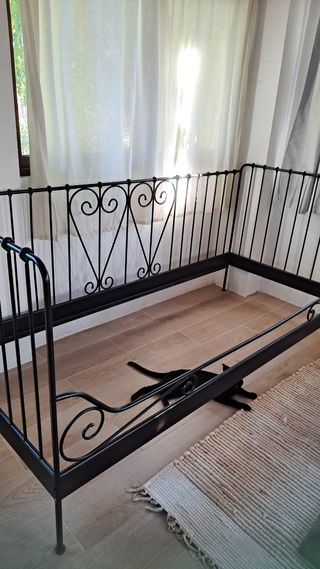 Diván de forja negro