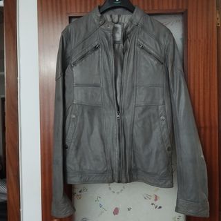 Cazadora piel de chico gris