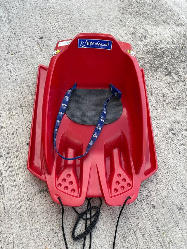 Trineo infantil rojo