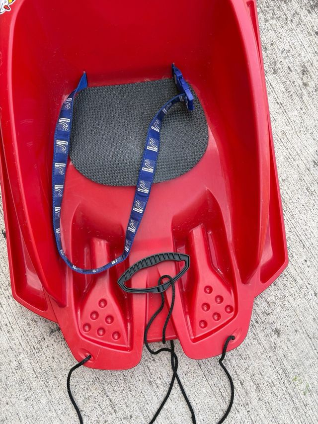 Trineo infantil rojo